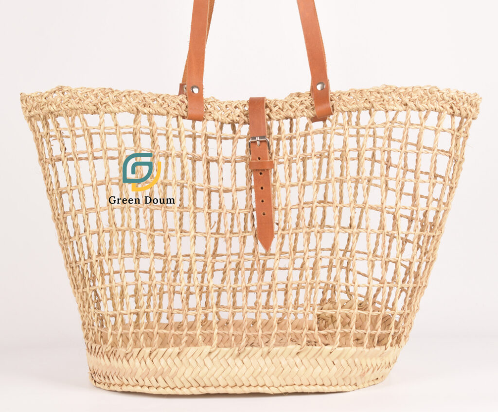 Open square straw bag by Green Doum, photo 3