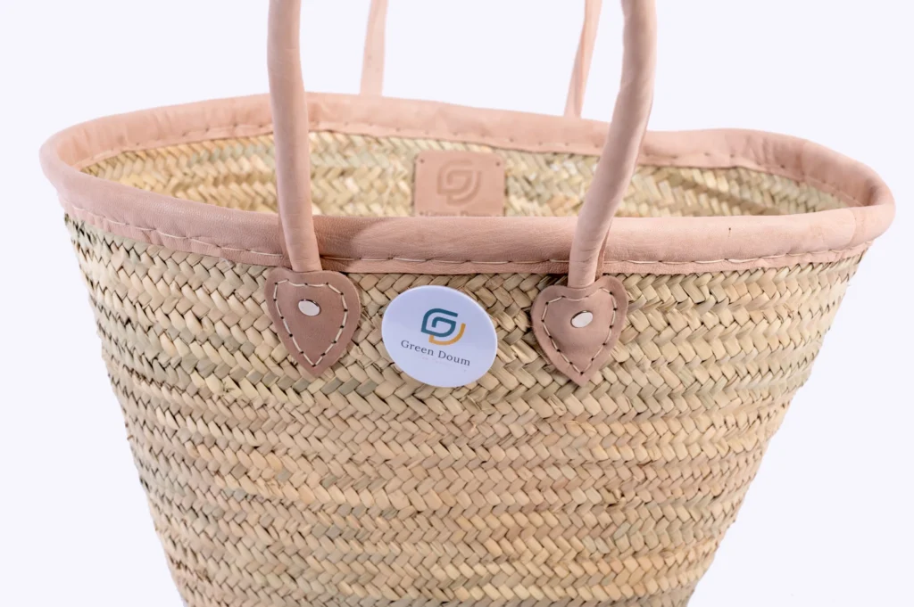 Straw shoulder basket with leather rim by Green Doum, photo 3