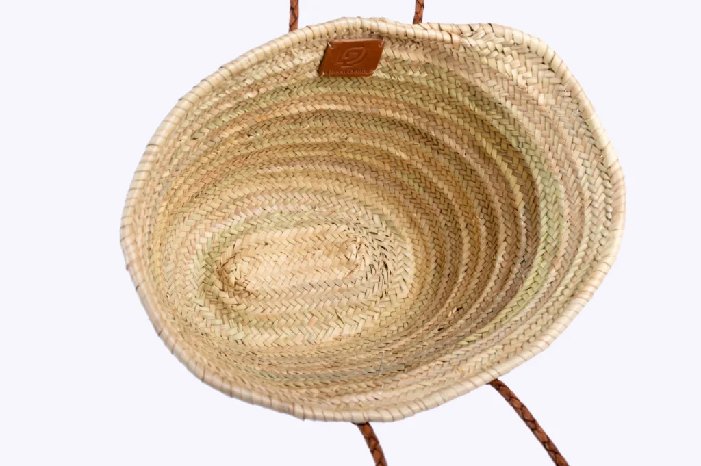 Straw basket with braided leather handle by Green Doum, photo 3