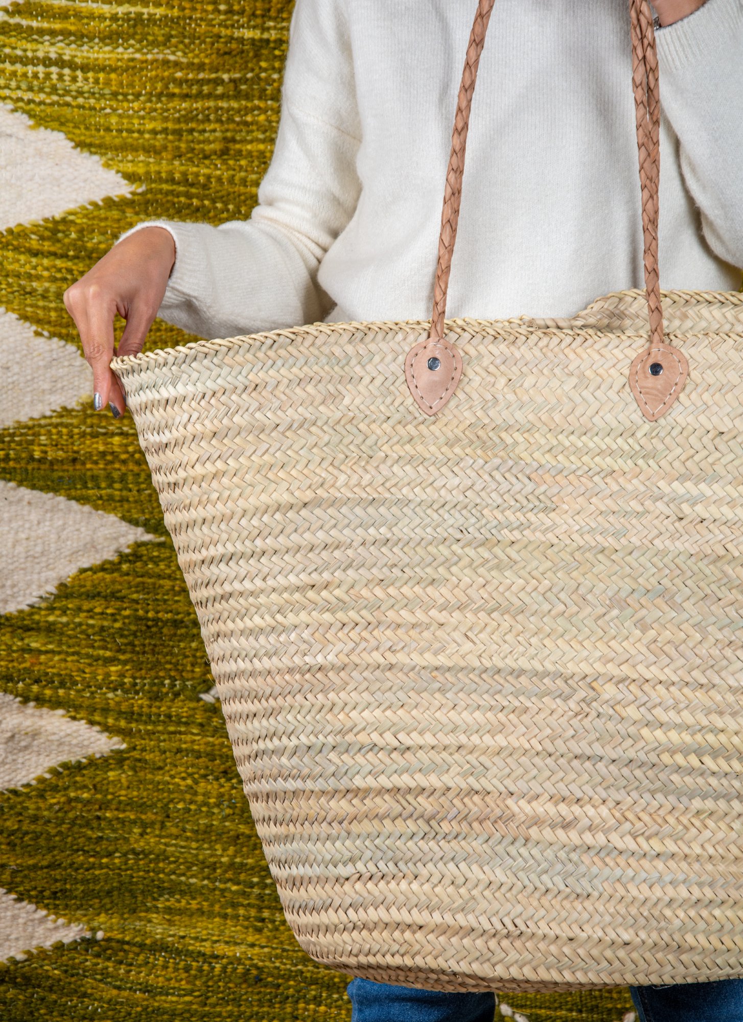 XXL straw basket with braided handle by Green Doum, photo 2