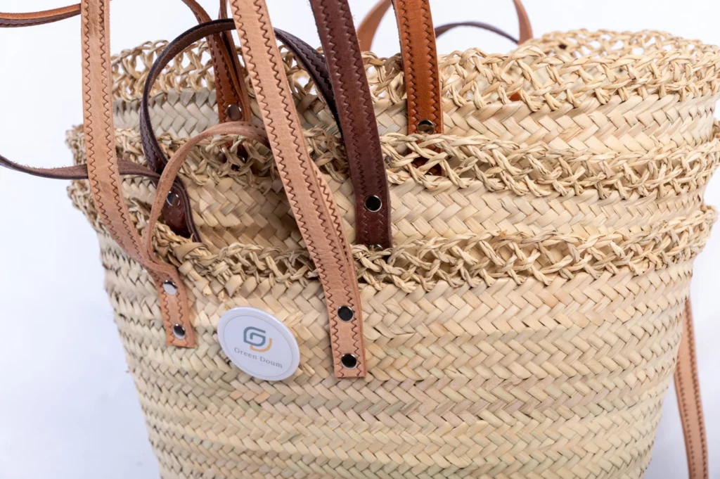 Straw basket with shoulder strap by Green Doum, photo 2