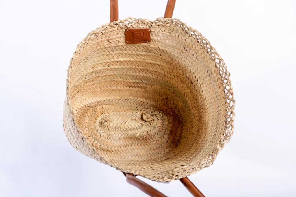 Straw shoulder basket with openwork rim by Green Doum, photo 3