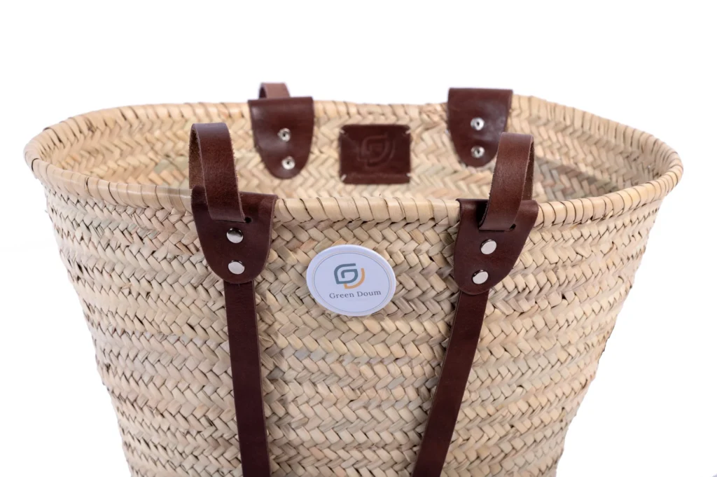 Straw beach basket with shoulder straps by Green Doum, photo 3
