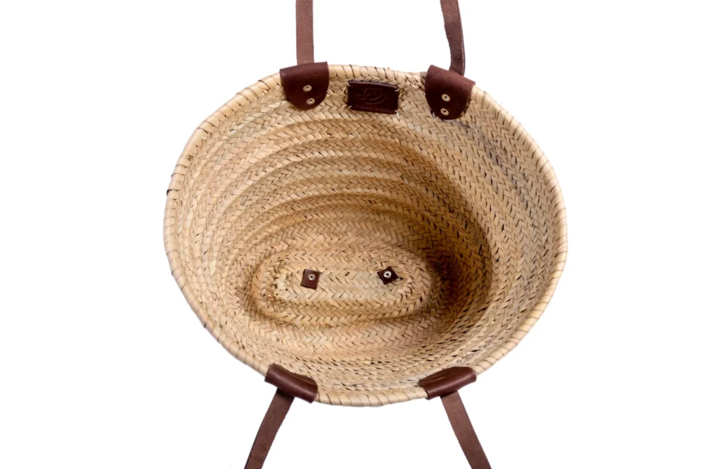 Straw beach basket with shoulder straps by Green Doum, photo 4