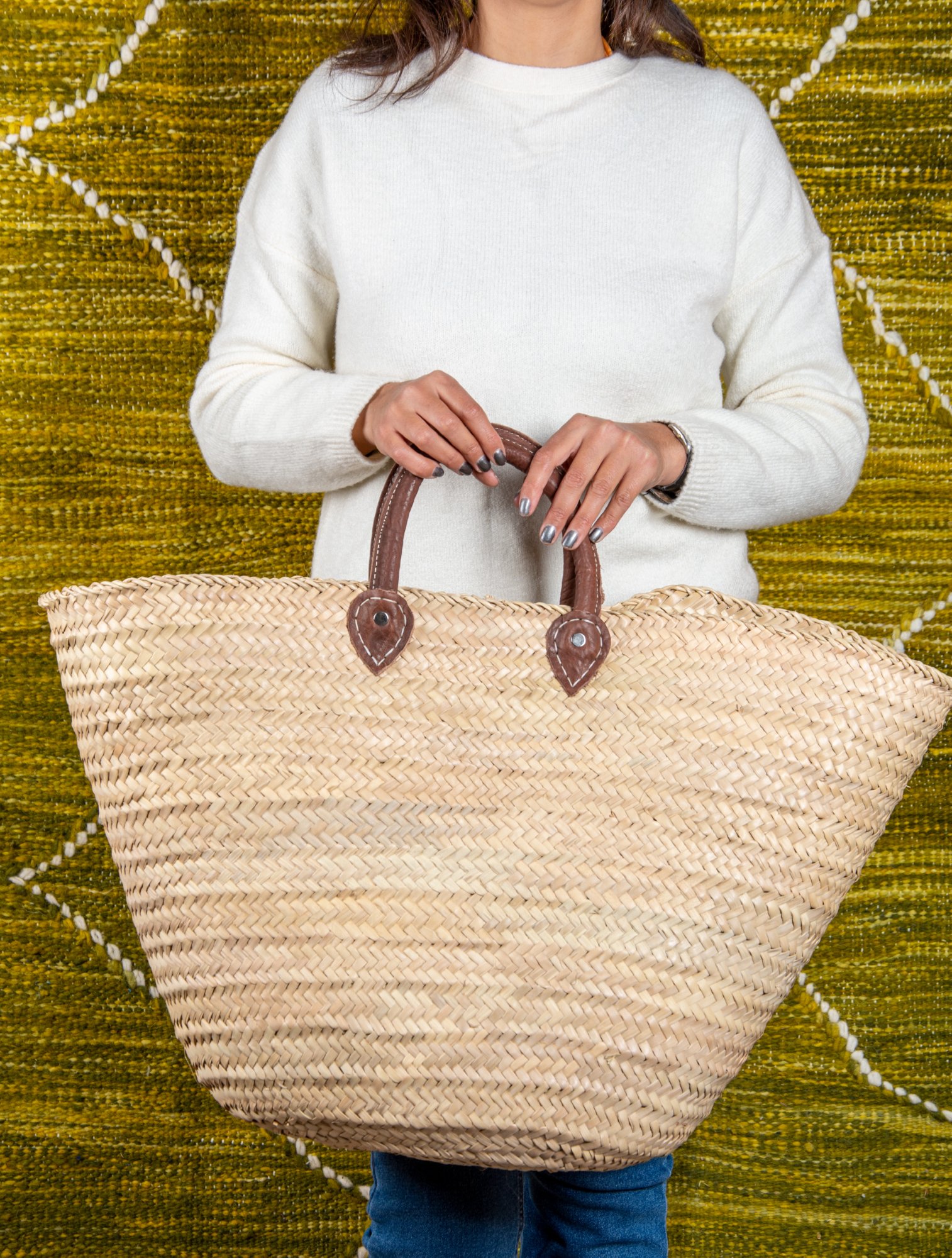 XL straw basket with short leather handles by Green Doum, photo 2