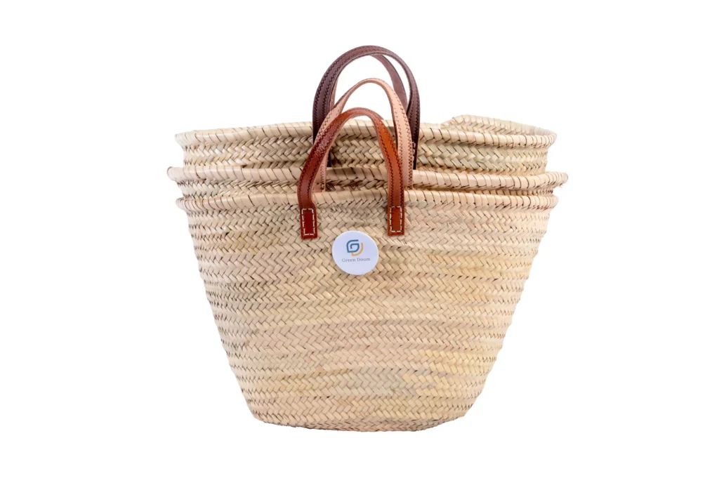 Straw basket with flat leather handles by Green Doum, photo 4
