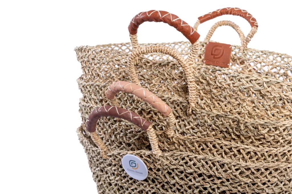 Open weave basket with wrapped handles by Green Doum, photo 2