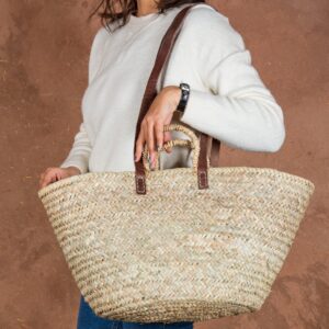 Wild palm leaf shoulder basket by Green Doum